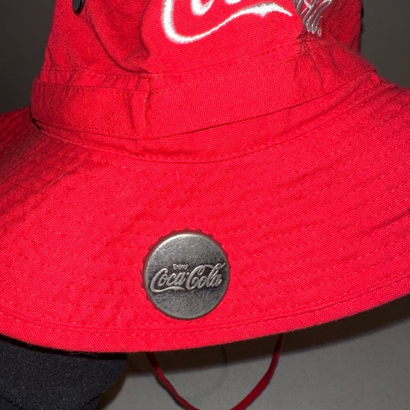 Coca-Cola bucket hat with a bottle opener attachment and an adjustable string - Picture 4 of 9